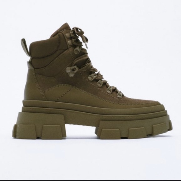 Hiking boots - Picture 5 of 5